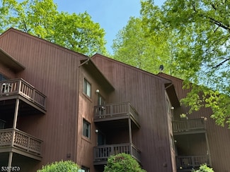 7 Deer Valley Ln Unit 6, Vernon, NJ 07462