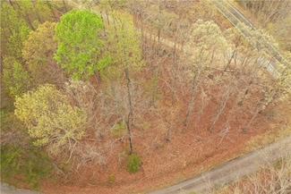 106 Killam Ln, Westminster, SC 29693