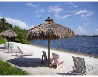200 Scotia Dr Unit 203, Hypoluxo, FL 33462