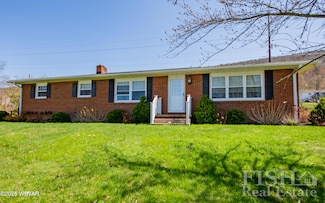 16 Fleming Ave, Lock Haven, PA 17745