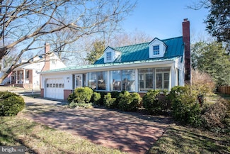 4 Dale Dr, Annapolis, MD 21403