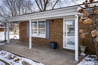 148 Locust St, Charlestown, IN 47111