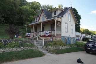 901 Stone St, Bellevue, IA 52031