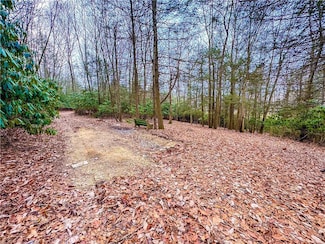 525 Airport Rd, Franklin Township, PA 18235