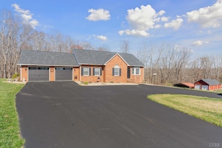 405 Ewers Ln, Madison Heights, VA 24572