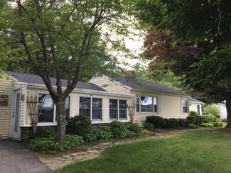 75 Brookfield Rd, Brimfield, MA 01010