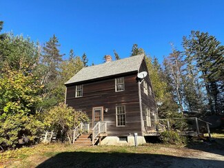 7 Double Duck Ln, Seal Cove, ME 04674