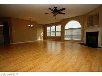 4335 Cedarcroft Ct Unit 2D, Greensboro, NC 27409