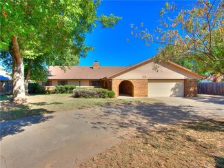 128 Saint Charles Place, Chickasha, OK 73018