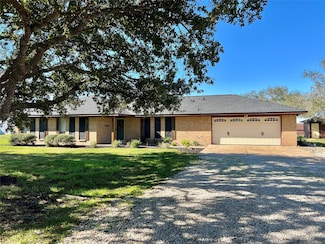 759 County Road 340, Angleton, TX 77515