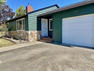 3055 NE Porter St, Roseburg, OR 97470