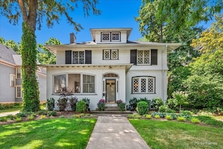 558 W Downer Place, Aurora, IL 60506