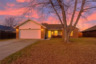 720 Cass Rd, Centerton, AR 72719