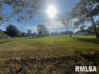 000 Whitney Ln, Marion, IL 62959