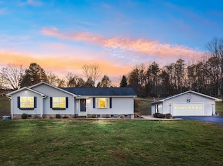 94 Quail Hollow Ln, Franklin, NC 28734