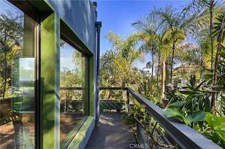6907 Treasure Trail, Los Angeles, CA 90068