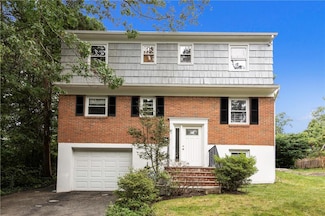 11 N Brook Rd, Larchmont, NY 10538