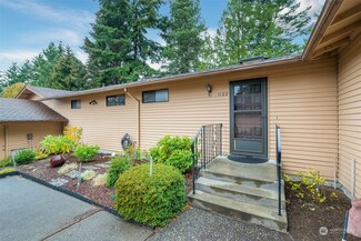 1122 S 249th Place, Des Moines, WA 98198