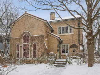 1210 Glendenning Rd, Wilmette, IL 60091