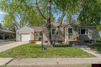 229 5th Ave SW, Winnebago, MN 56098