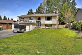 10020 NE 204th St, Bothell, WA 98011