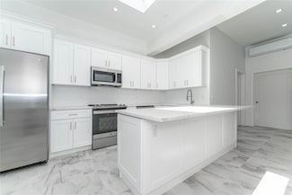138 E Park Ave Unit 3, Long Beach, NY 11561