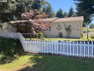 792 Clone Ave, Yoncalla, OR 97499