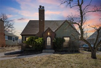 217 23rd Street Dr SE, Cedar Rapids, IA 52403