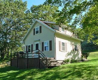 28 Montgomery Rd, Boothbay Harbor, ME 04538