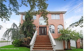329 George St, Staten Island, NY 10307