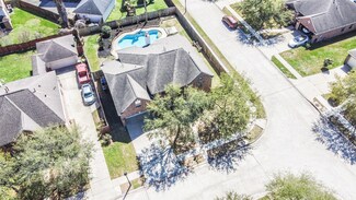 2325 Da Vinci Dr, Pearland, TX 77581