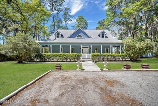 63 Cusabo Rd, Saint Helena Island, SC 29920