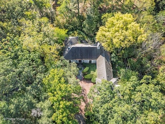 704 Bittersweet Ln, Hinsdale, IL 60521