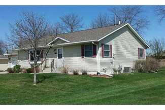 209 Oak Ridge Dr, Panora, IA 50216