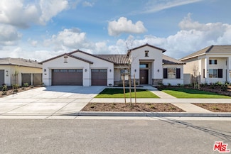 12813 Fairlawn Dr, Bakersfield, CA 93311