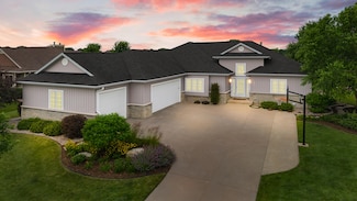 804 S Country Ln, Fond Du Lac, WI 54935