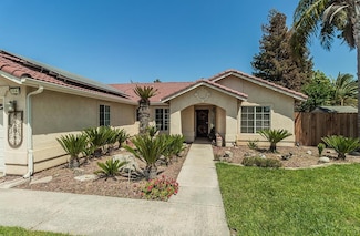 3042 Love St, Selma, CA 93662