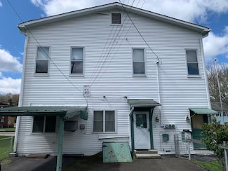 32 Railroad St, Dunbar, PA 15431