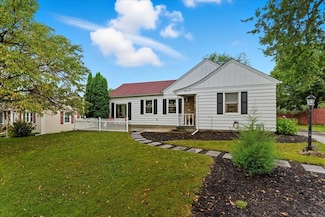 3024 W 4th St, Waterloo, IA 50701