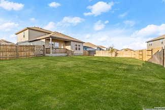 117 Hogans Alley, Floresville, TX 78114