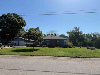 915 N Plum St, Wellington, KS 67152