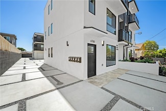 6704 Kester Ave, Van Nuys, CA 91405