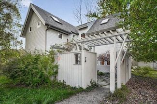 24 Tryon Farm Ln, Michigan City, IN 46360