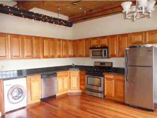 471 Silver St Unit 306, Manchester, NH 03103