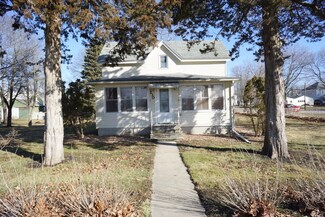 230 S Elm St, Waterman, IL 60556