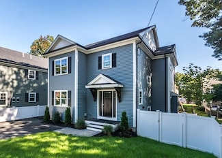 19 Upland Rd, Waltham, MA 02451