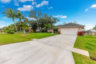 213 SW Inwood Ave, Port Saint Lucie, FL 34984
