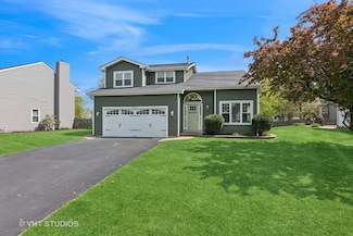 1221 Hillsboro Dr, Batavia, IL 60510