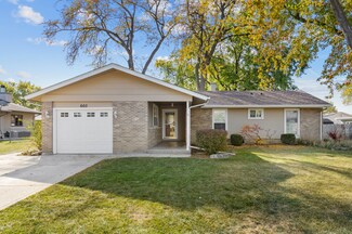 660 Middlebury Ln, Elk Grove Village, IL 60007