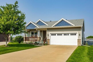 985 S 90th St, West Des Moines, IA 50266